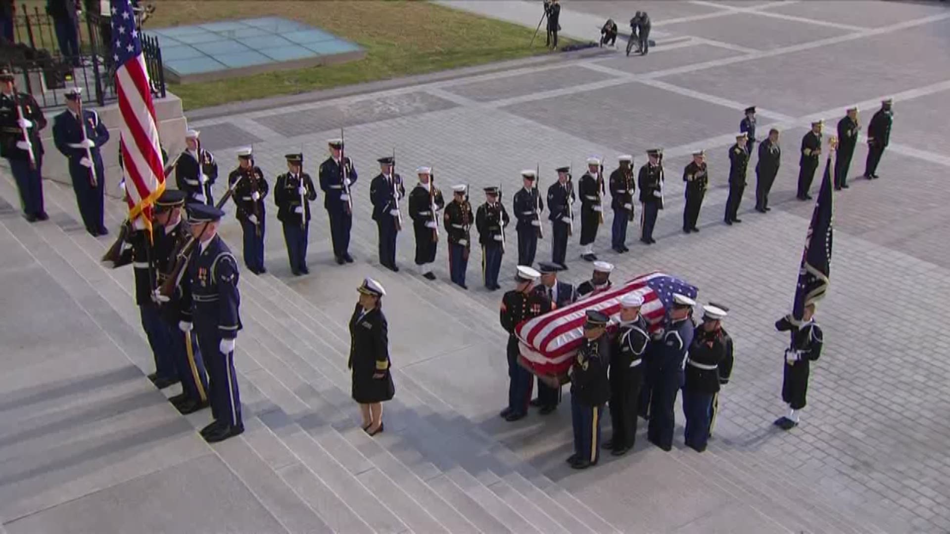 Congressional leaders hosted an arrival ceremony where former U.S. President George H.W. Bush will lie in state in the rotunda of the U.S. Capitol.