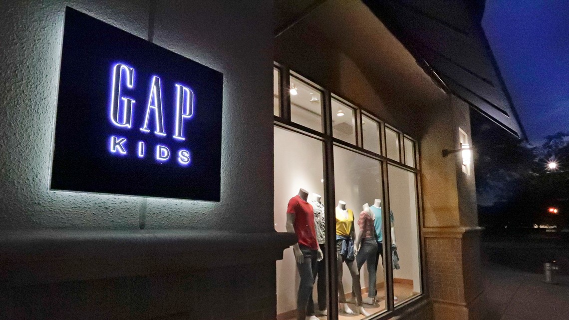 Gap leaving malls to focus on outlets,