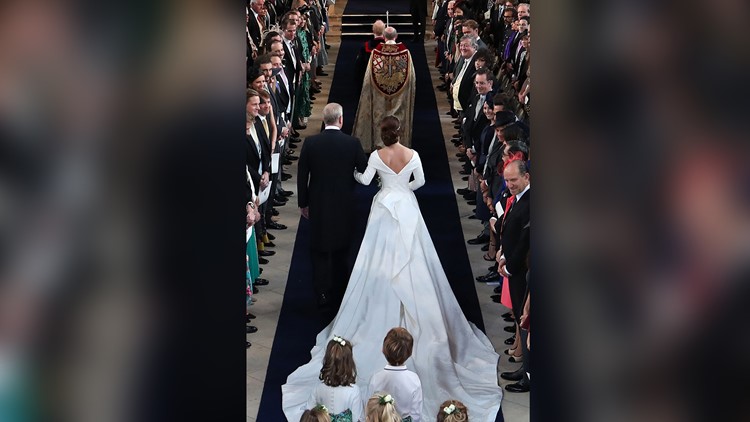 Princess Eugenie's wedding dress gives nod to her battle with scoliosis |  abc10.com