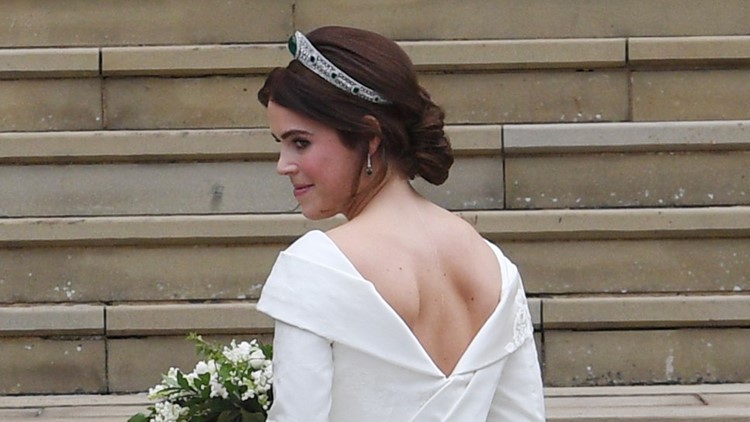Princess Eugenie's wedding dress gives nod to her battle with scoliosis |  abc10.com