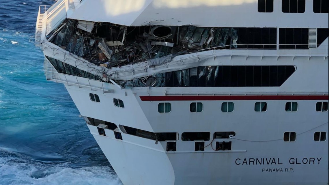 Carnival Glory, Carnival Legend collide at Cozumel, Mexico dock