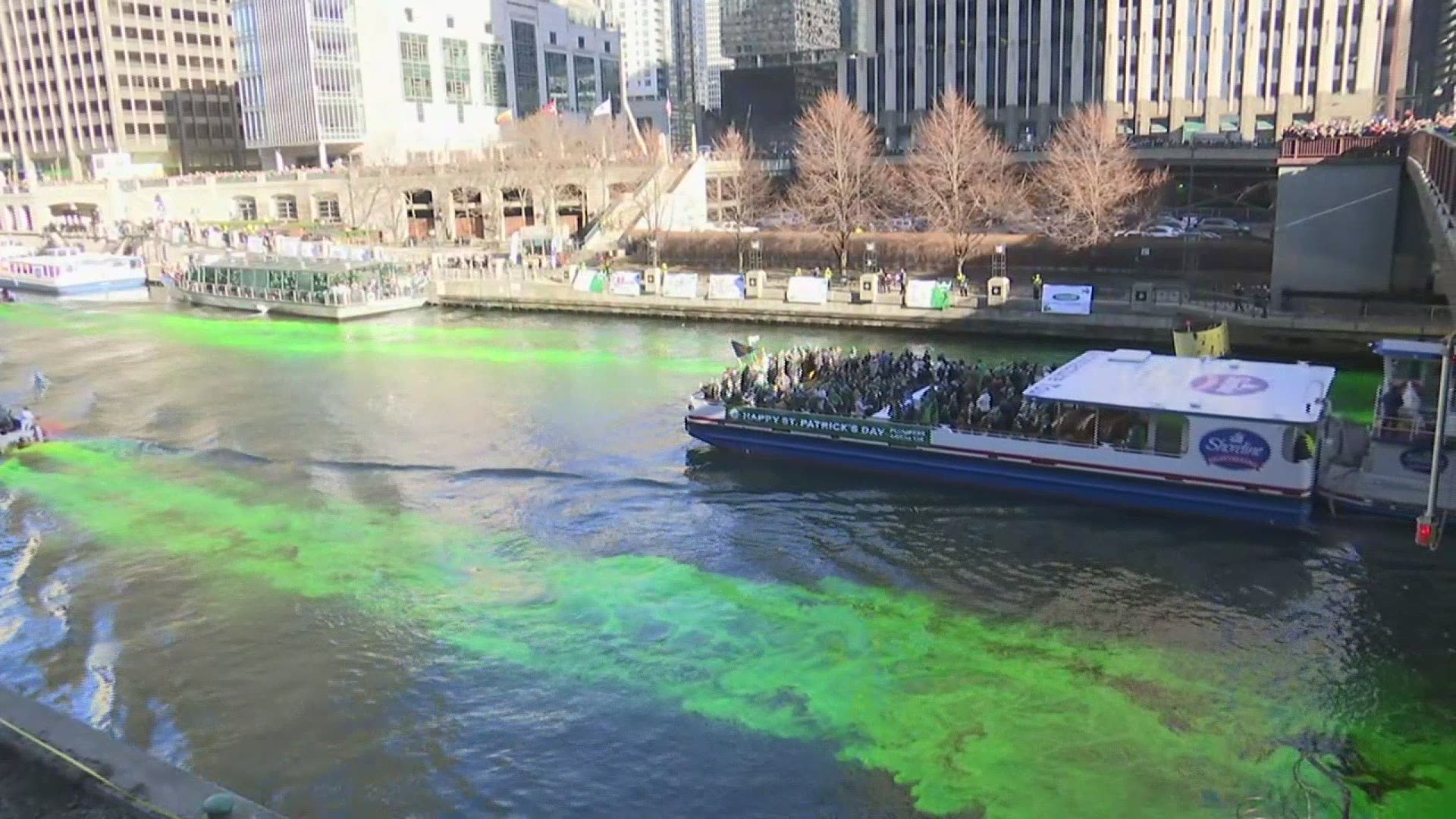 Chicago river dyed bright green in honor of St. Patrick's Day - ABC News