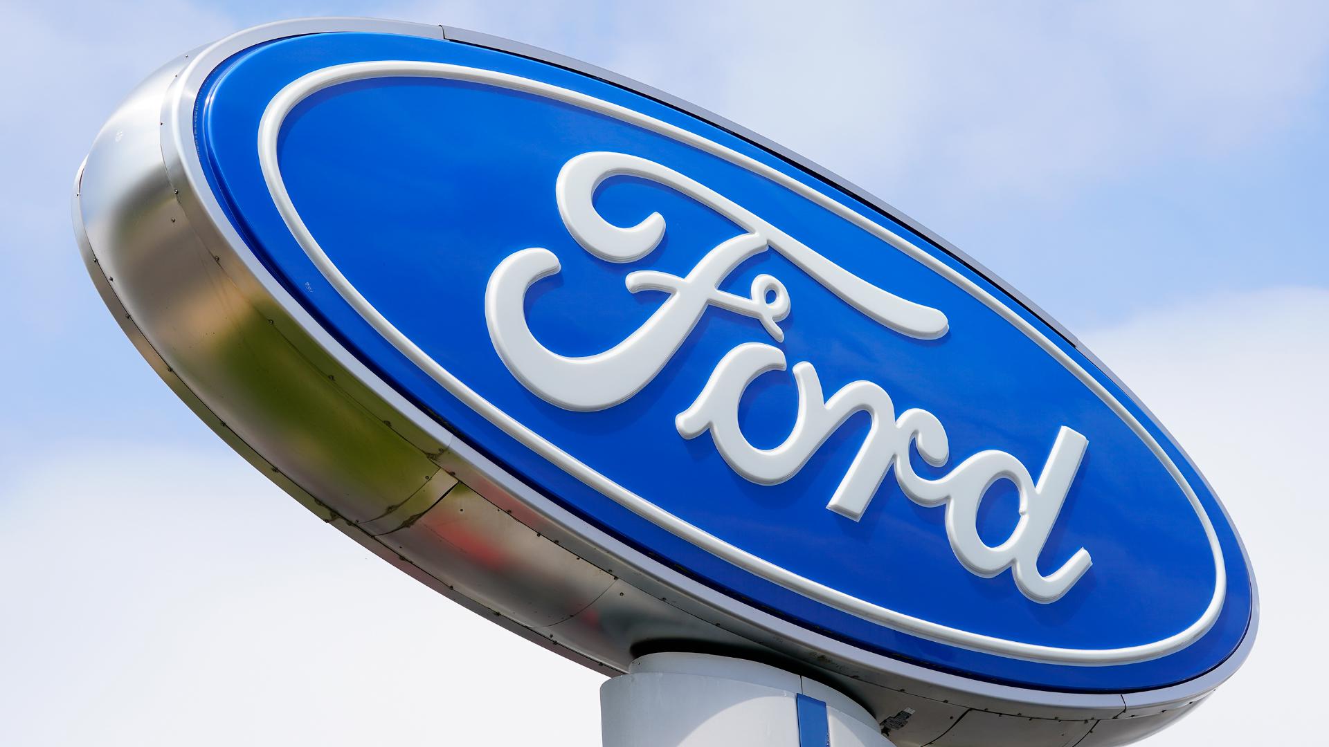 Ford recalling 550,000 trucks over faulty transmission | abc10.com