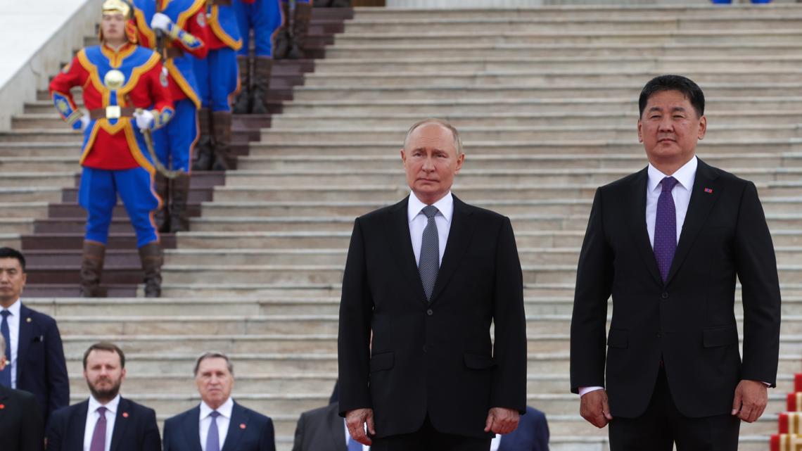 Mongolia ignores an international warrant for Putin's arrest, giving him a red-carpet welcome