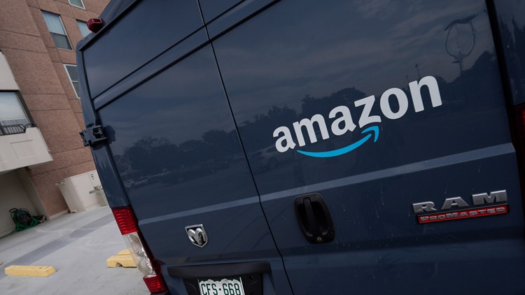 Amazon to sublease warehouses as online shopping slows