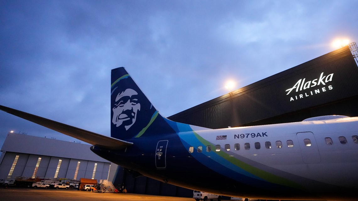 Alaska Airlines has begun flying Boeing Max 9 jetliners again for the first time Friday