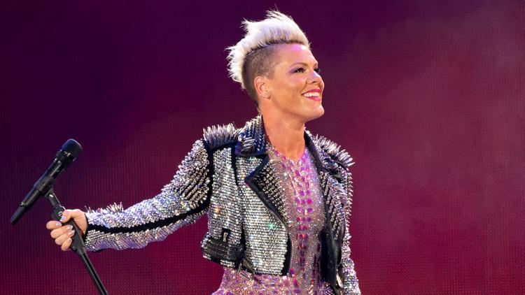 Singer Pink spends New Year's Eve in hospital | abc10.com