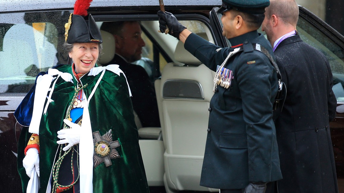 princess anne military dress Why Princess Anne wore military uniform, but Harry didn't