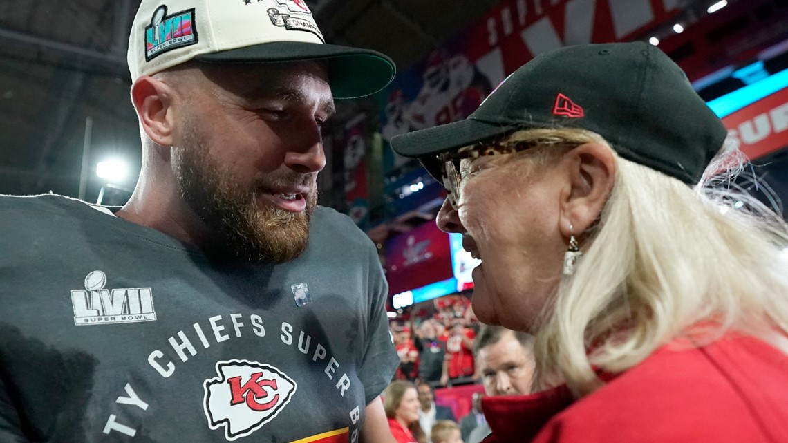 Donna Kelce embraces Super Bowl history; famous jersey goes on display at  Hall of Fame