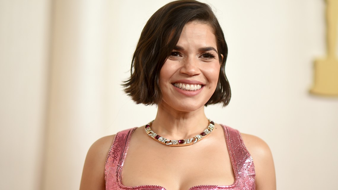 Oscars red carpet opens with metallics, Old Hollywood glam looks - Vimarsana News