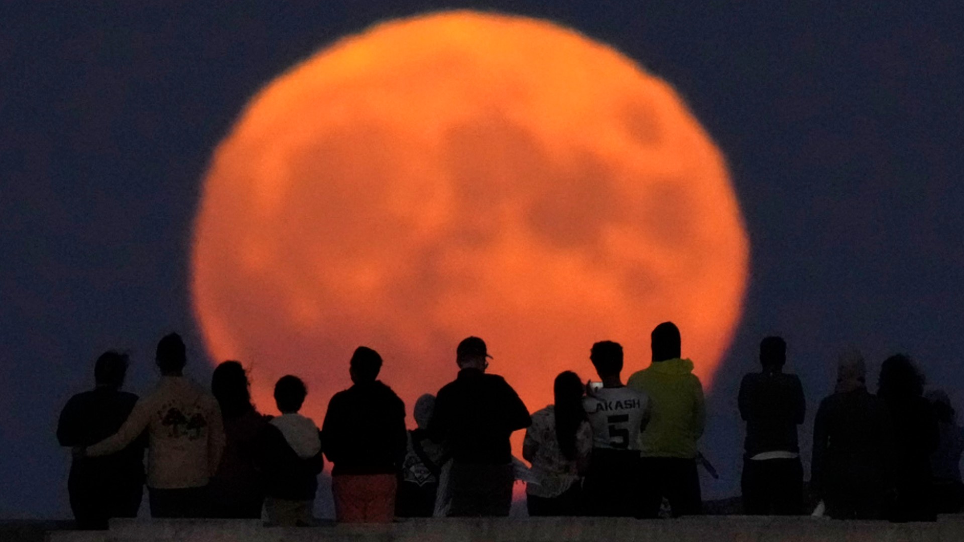 PHOTOS: Rare Blue Supermoon Lights Up August Night Sky | Abc10.com