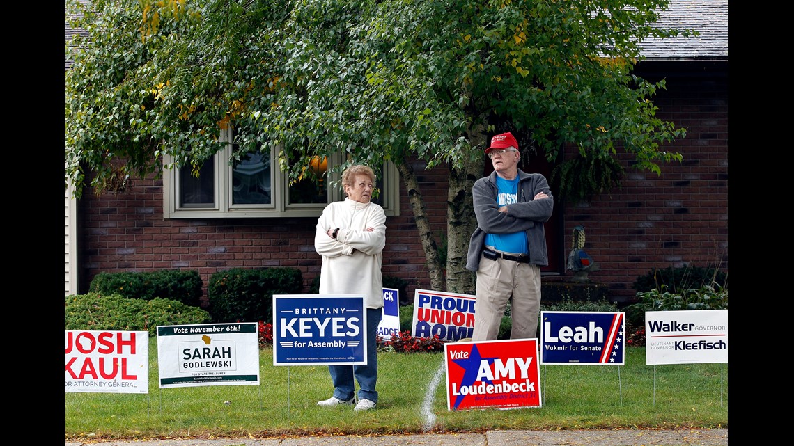 House Divided Wisconsin Couple S Dueling Political Views Sprout As Yard Signs For All To See Abc10 Com