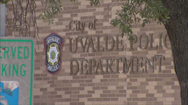 Uvalde police lieutenant retires amid scrutiny from CNN report, city says