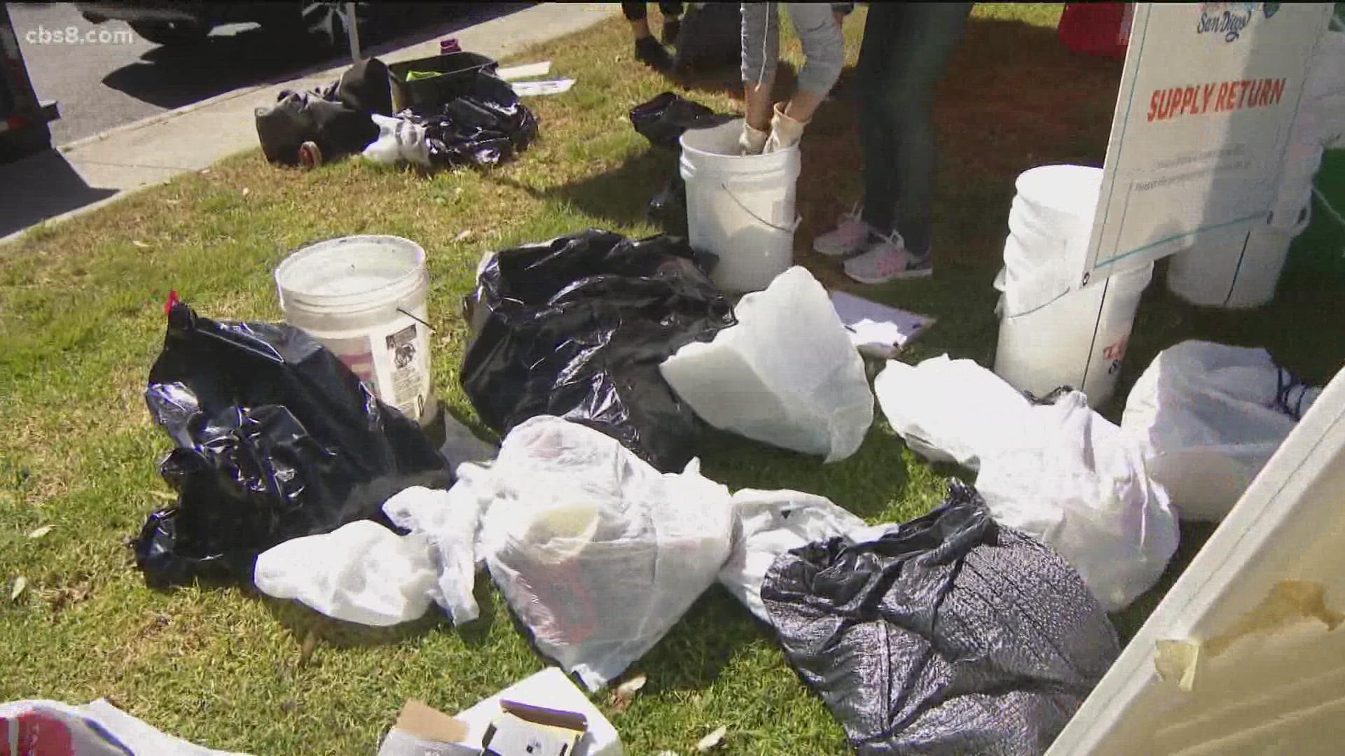Around 5,000 volunteers cleaned trash and garbage in sites all over the county