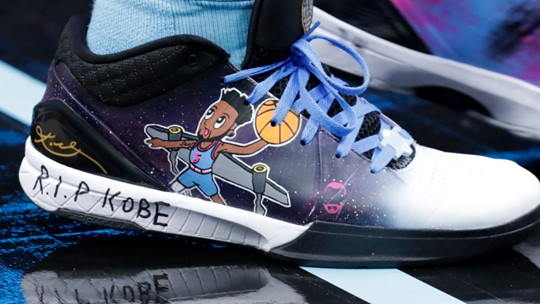 NBA players share tributes to Kobe Bryant on sneakers | abc10.com