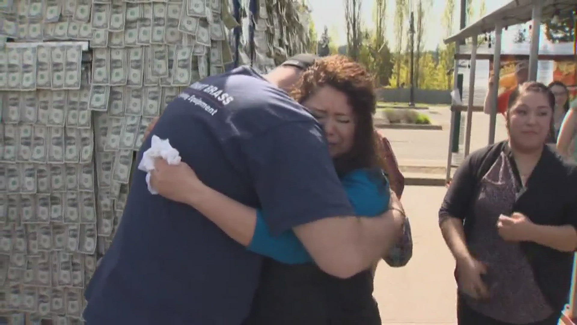 Customers cover taco truck with money to help owners