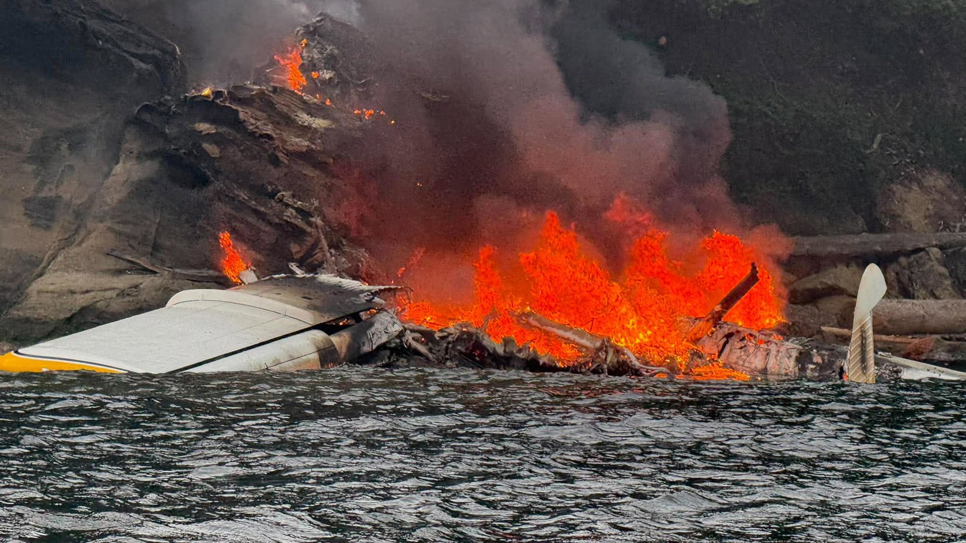 Kenmore Air floatplane with 11 on board catches fire after