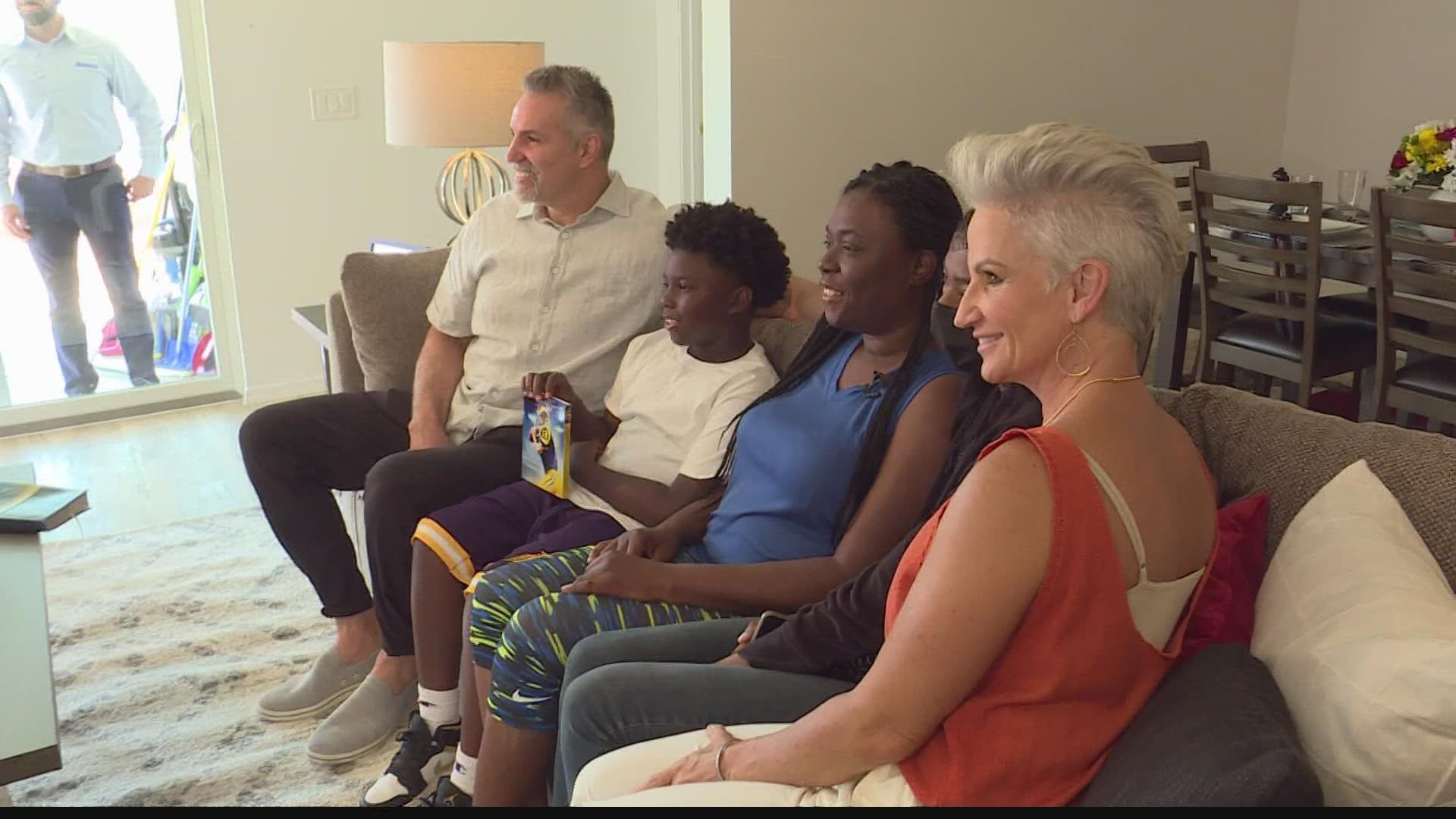 Kurt and Brenda Warner surprised a family moving into their Habitat for Humanity home with a house full of furniture. It's a Mother's Day tradition for the couple!