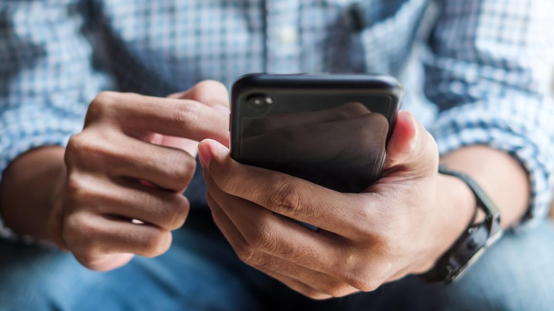 California bill on social media addiction drops parent lawsuits - Vimarsana News