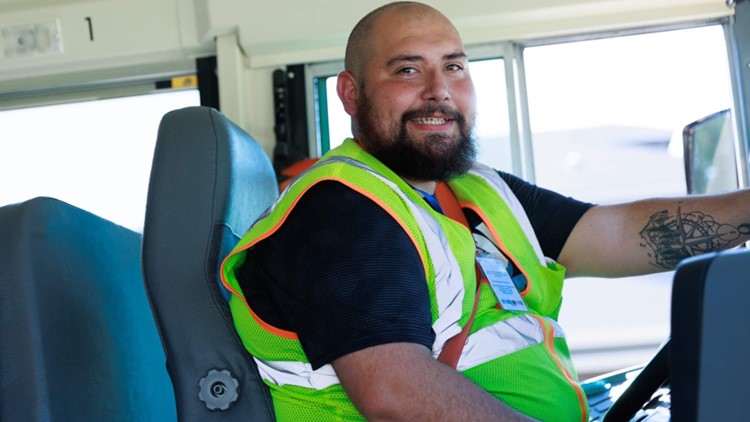 Idaho bus driver sends home inspiring letters to students riding his bus