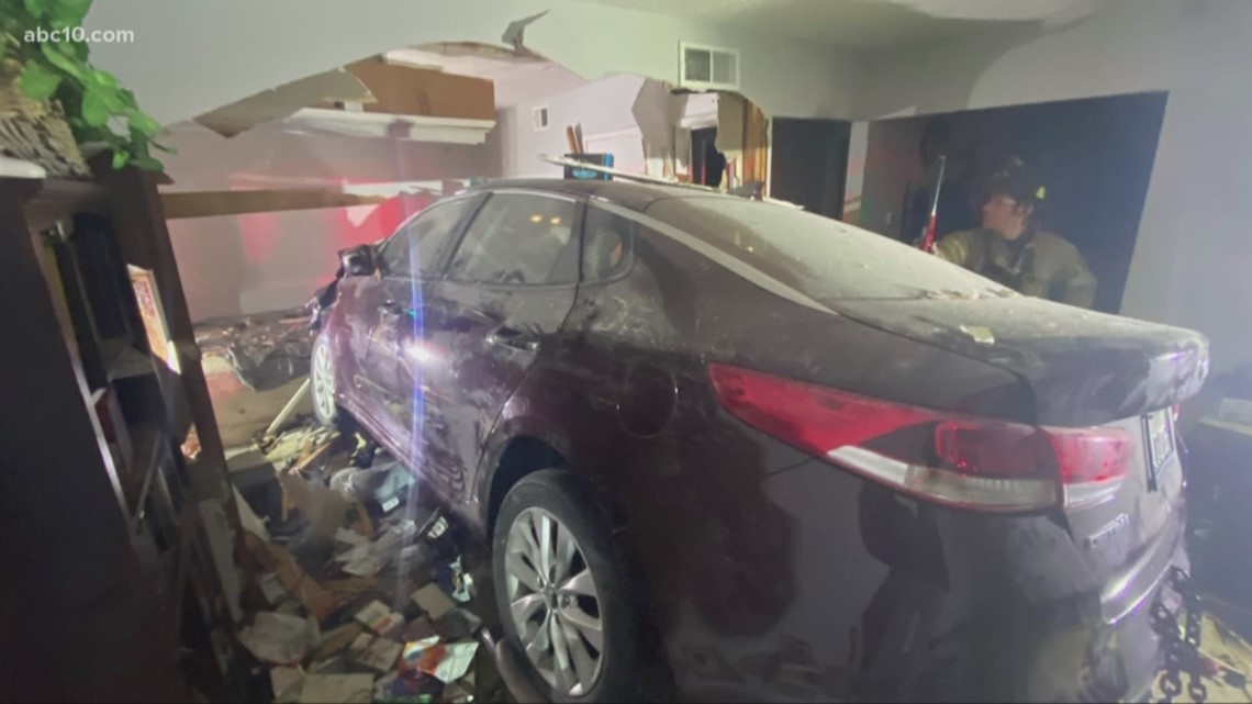 Community speaks out after car crashes into Rancho Cordova home | abc10.com