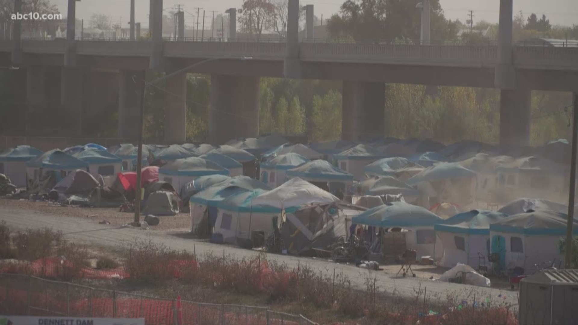 The Modesto Outdoor Emergency Shelter (MOES) is closing and in groups of 25, homeless people are being moved into a new indoor shelter starting on Tuesday morning.