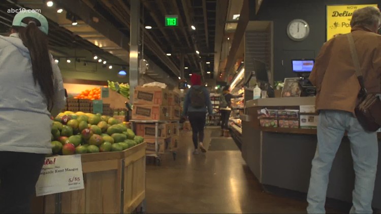 Shoppers flock to Sacramento grocery stores for last-minute Thanksgiving shopping