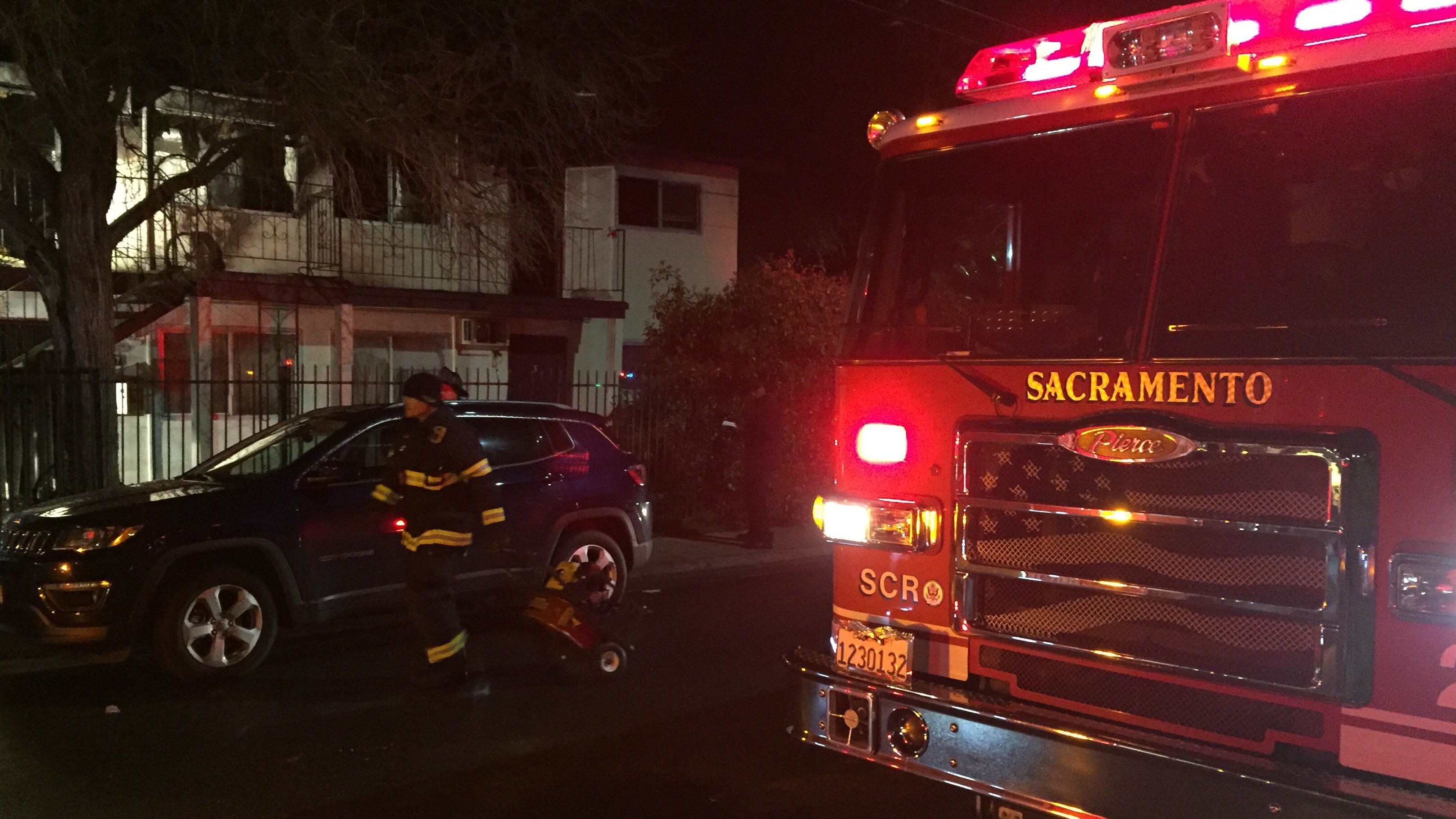 One Dead, Others Injured In North Sacramento Apartment Fire | Abc10.com