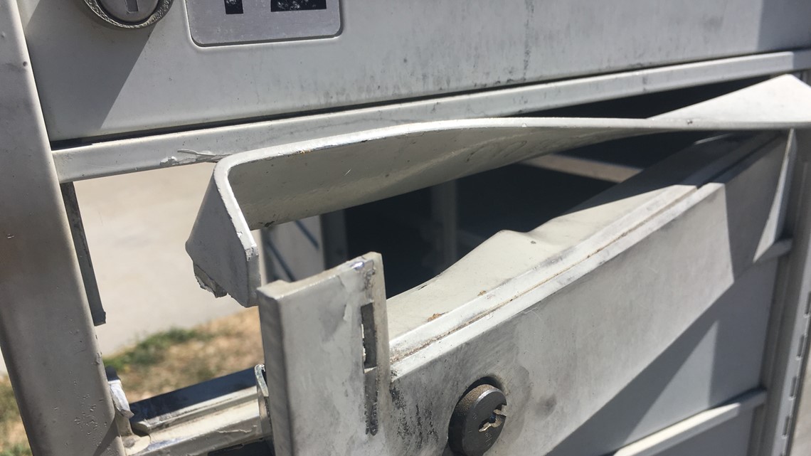 Thief breaking into mailboxes in Stockton neighborhood