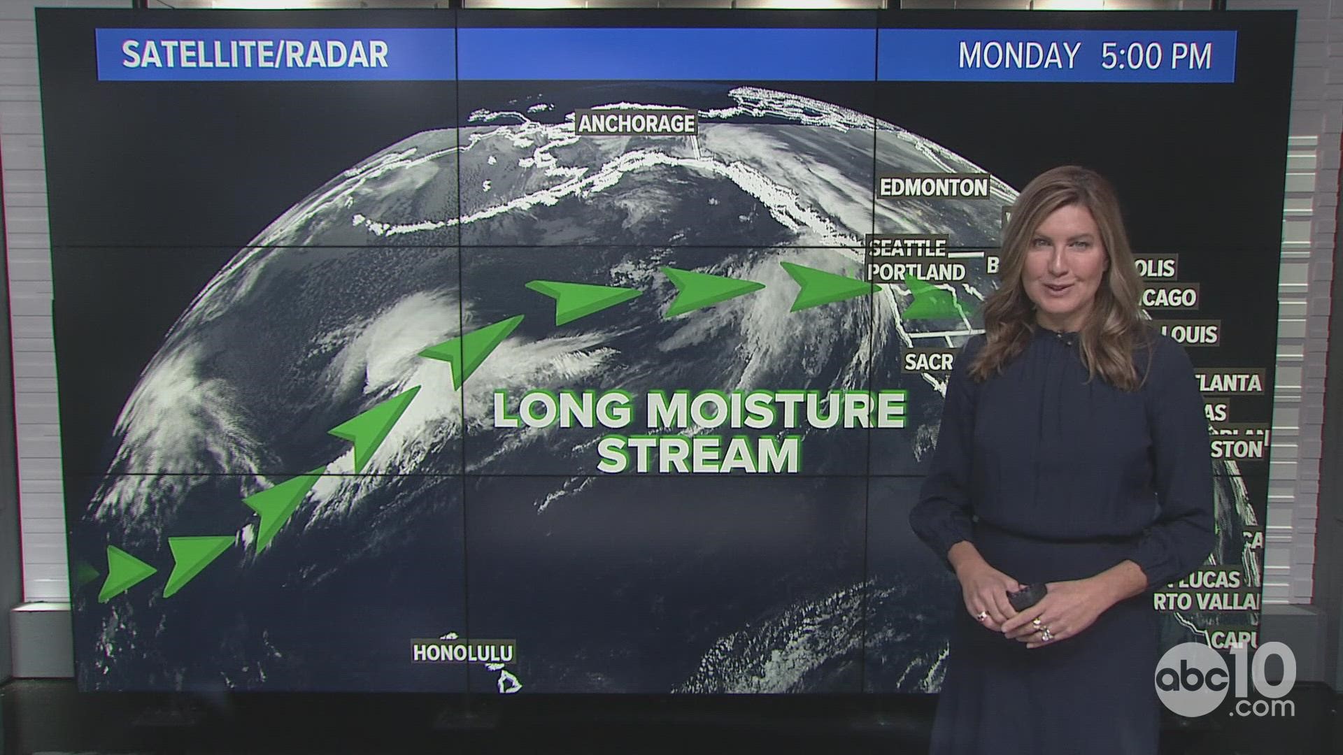 Favorable weather for holiday travel before rain and snow return to California.