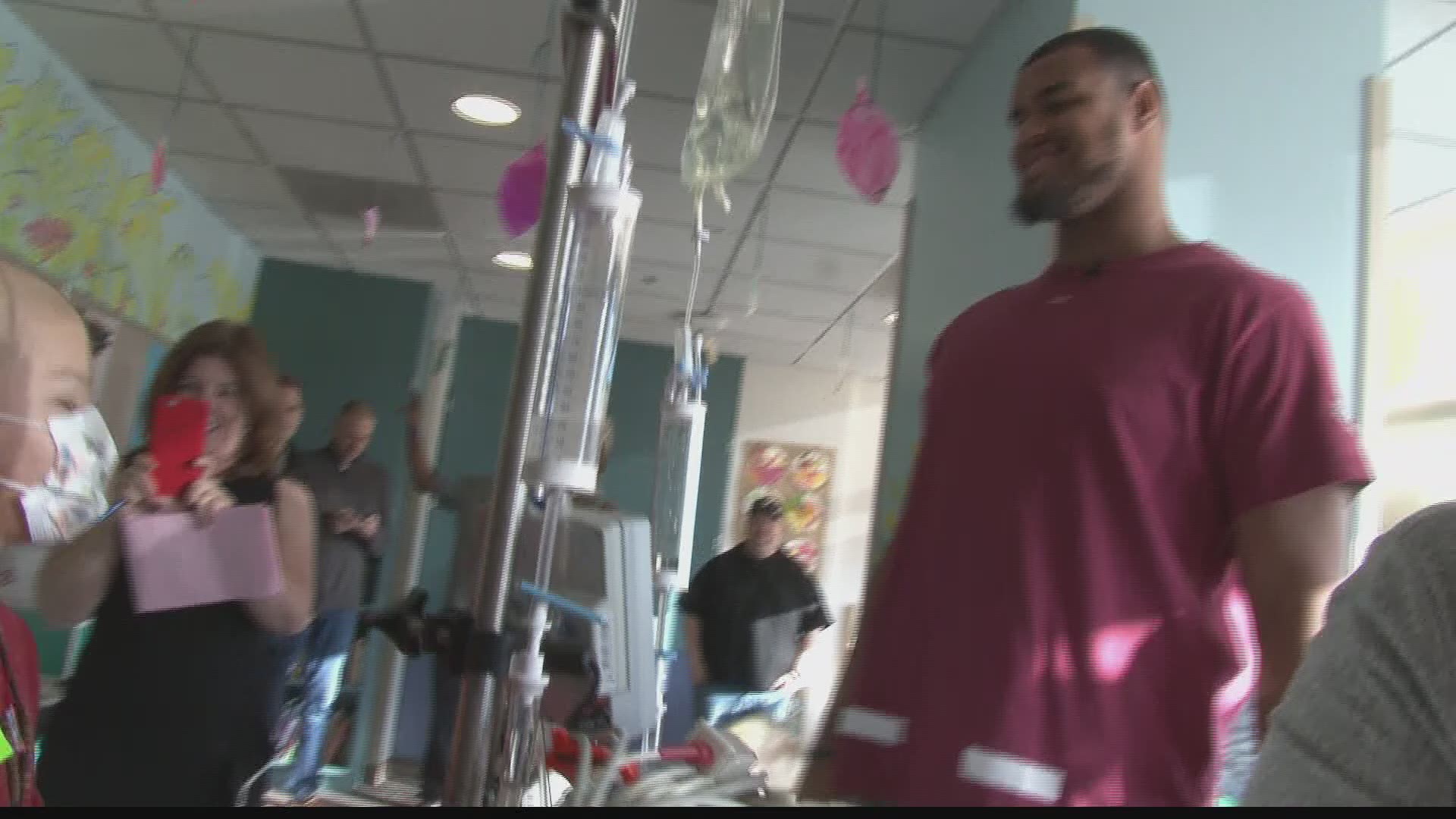 The 49ers defensive End and Sacramento native is spreading cheer to the kids who call the hospital their home for the holidays.