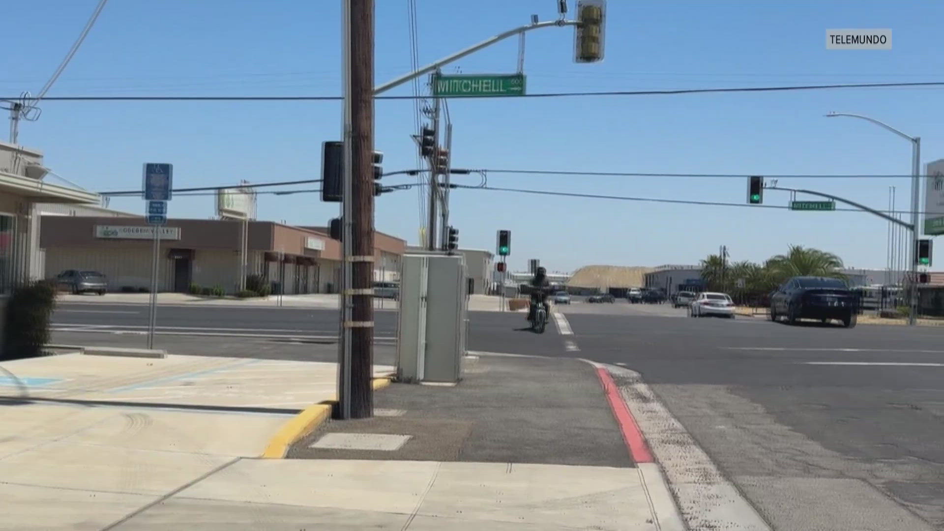 1 dead, 3 injured in Modesto head-on crash