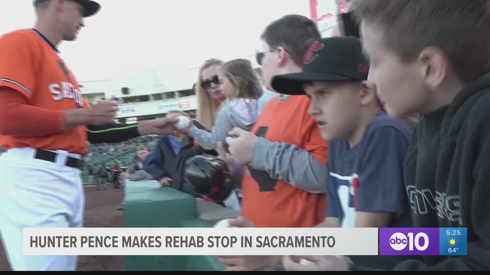Giants outfielder Hunter Pence is spending the weekend at Raley Field rehabbing from a sprained thumb with the River Cats.