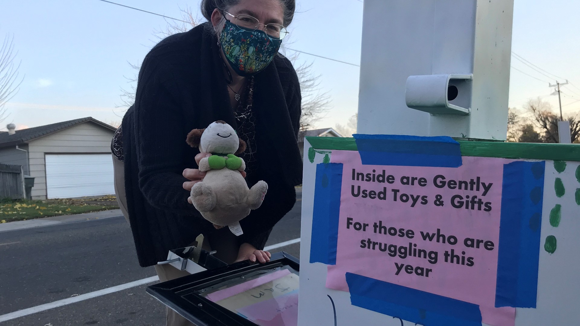 At 2021 Bell St. in Sacramento, you won’t find many Christmas decorations, but what you will find is a large filing cabinet full of toys.