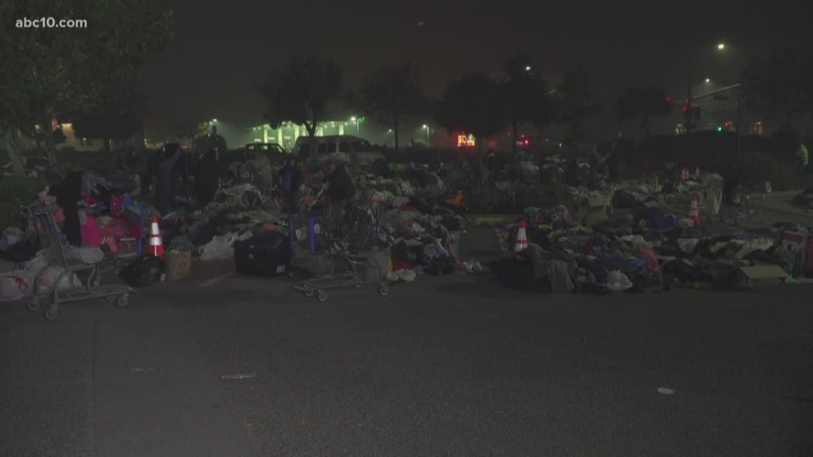 Camp Fire: Chico evacuees sleeping outside Walmart  abc10.com