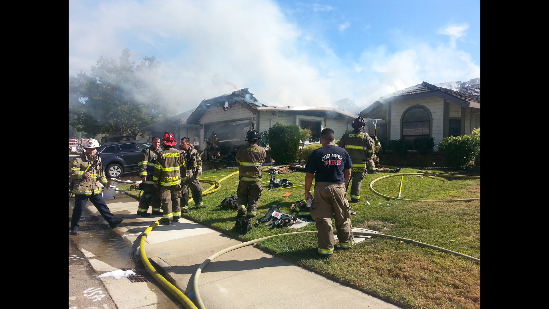 House fire damages 2 Elk Grove homes