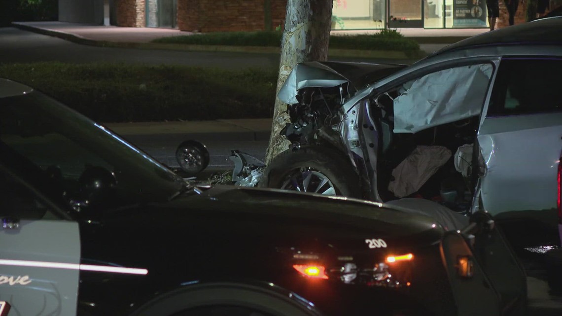 Accident In Elk Grove Leaves 1 Man Dead After Crash Into Tree | Abc10.com