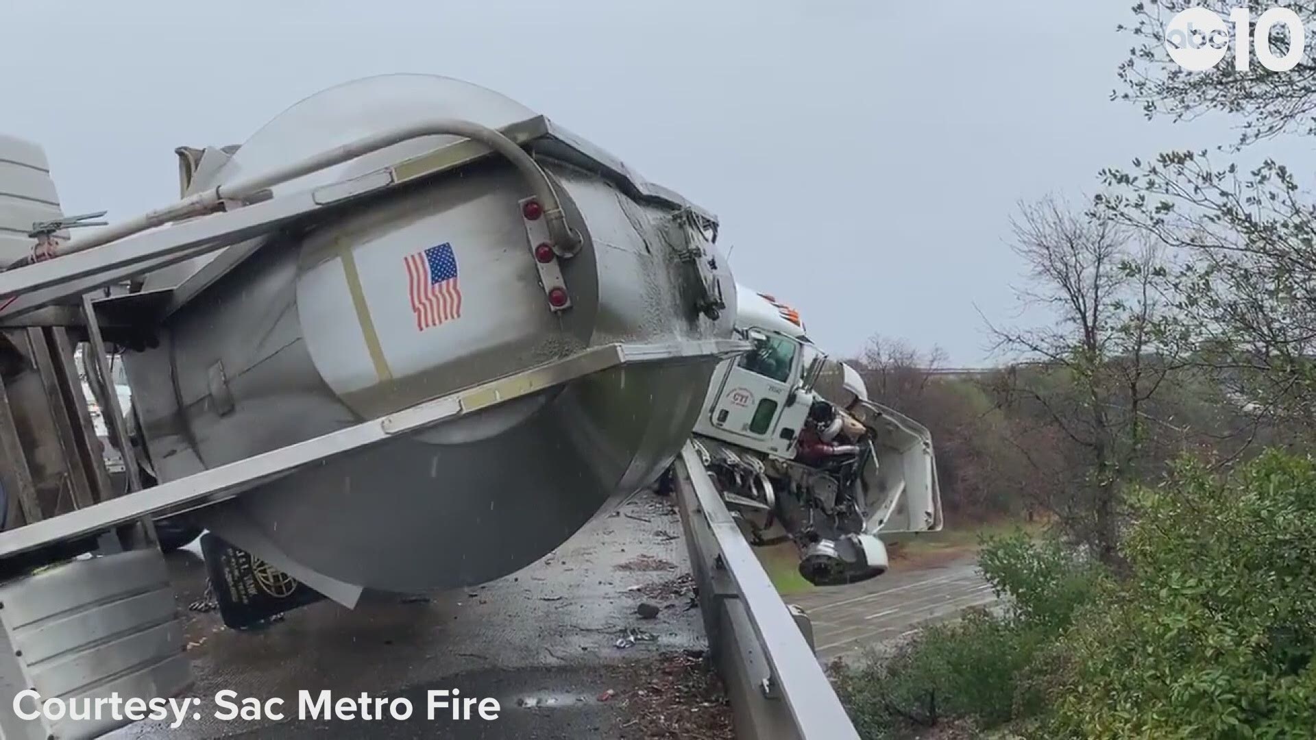 Sac Metro had to help a pull a big rig from an overpass Tuesday afternoon.