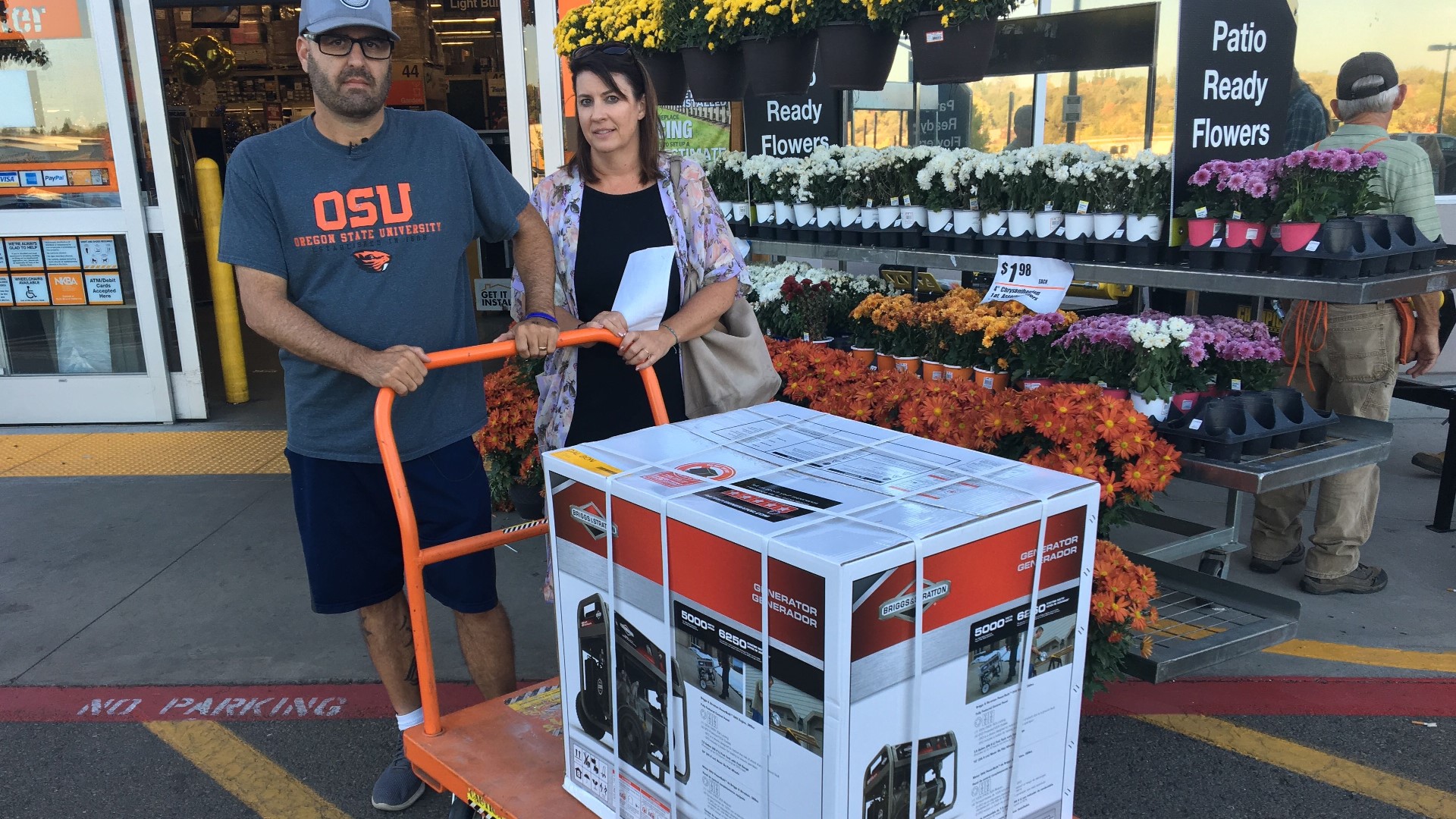 The PG&E power shutoffs caused blackouts in Auburn. Some people in town sought generators to weather the shutoff while others tried to keep their good times going.