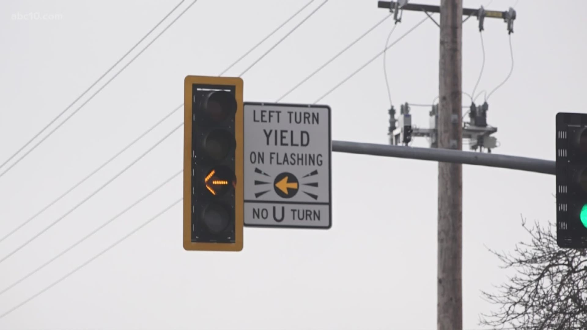 Do you know what to do at an intersection when you see a blinking, yellow left-turn light? If you’re driving in the Roseville area, you’d better be sure.