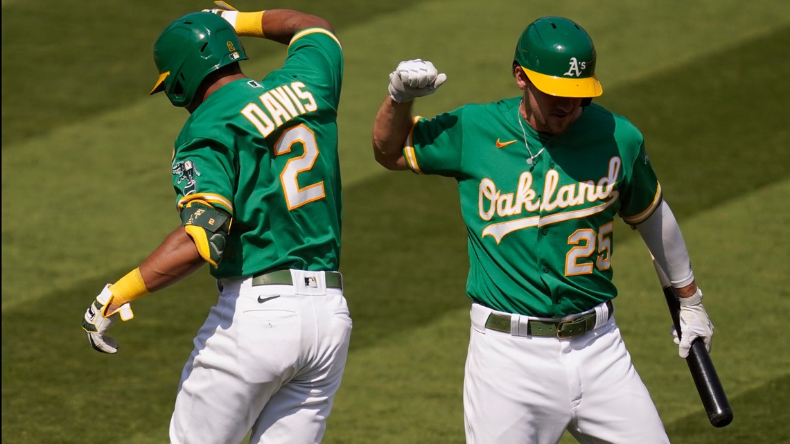 A's hold off Abreu, White Sox 5-3, force series to Game 3