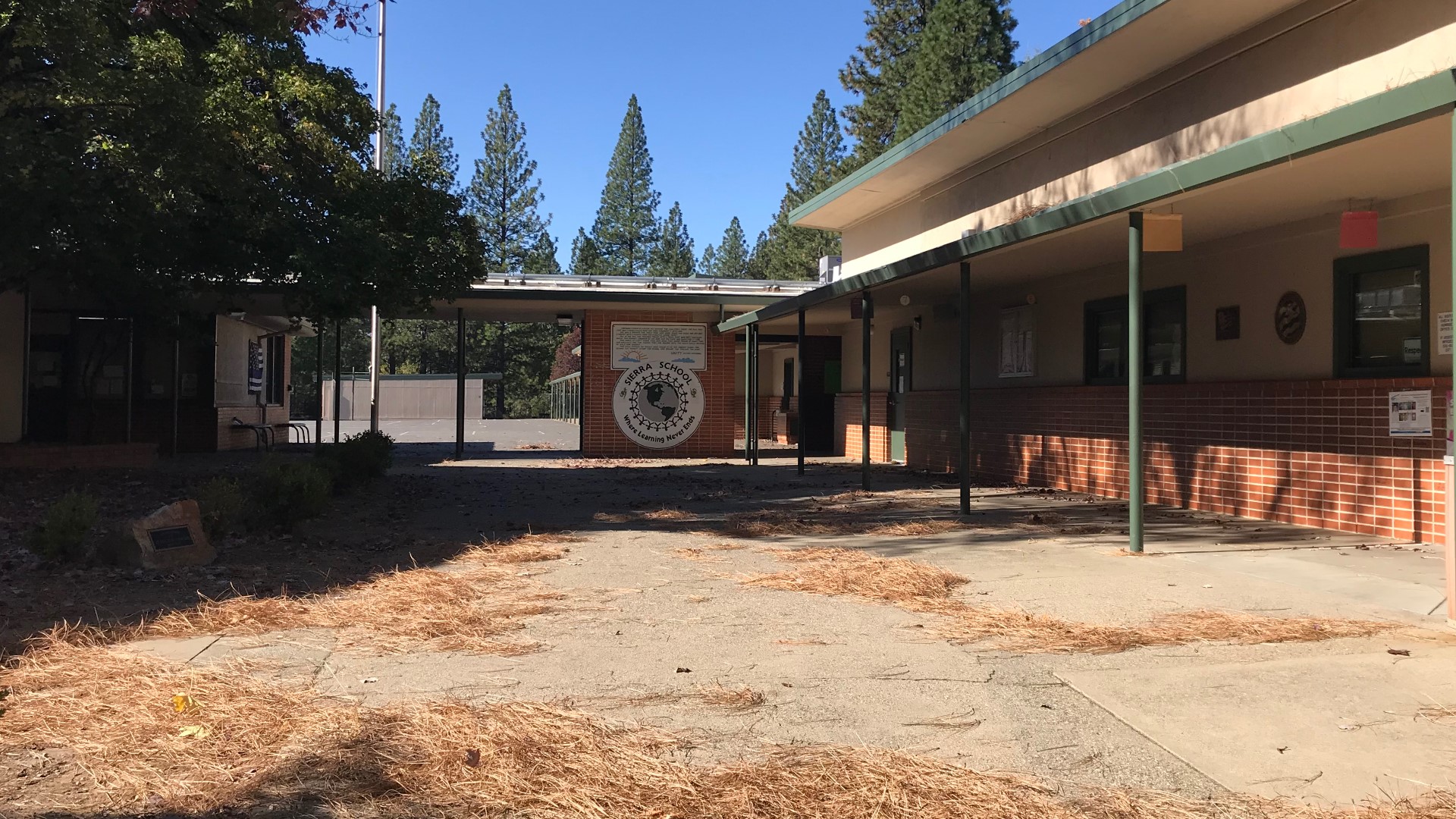 Many schools across Northern California looked like ghost towns on Monday as districts made the decision to keep students home during PG&E's power shutoffs.