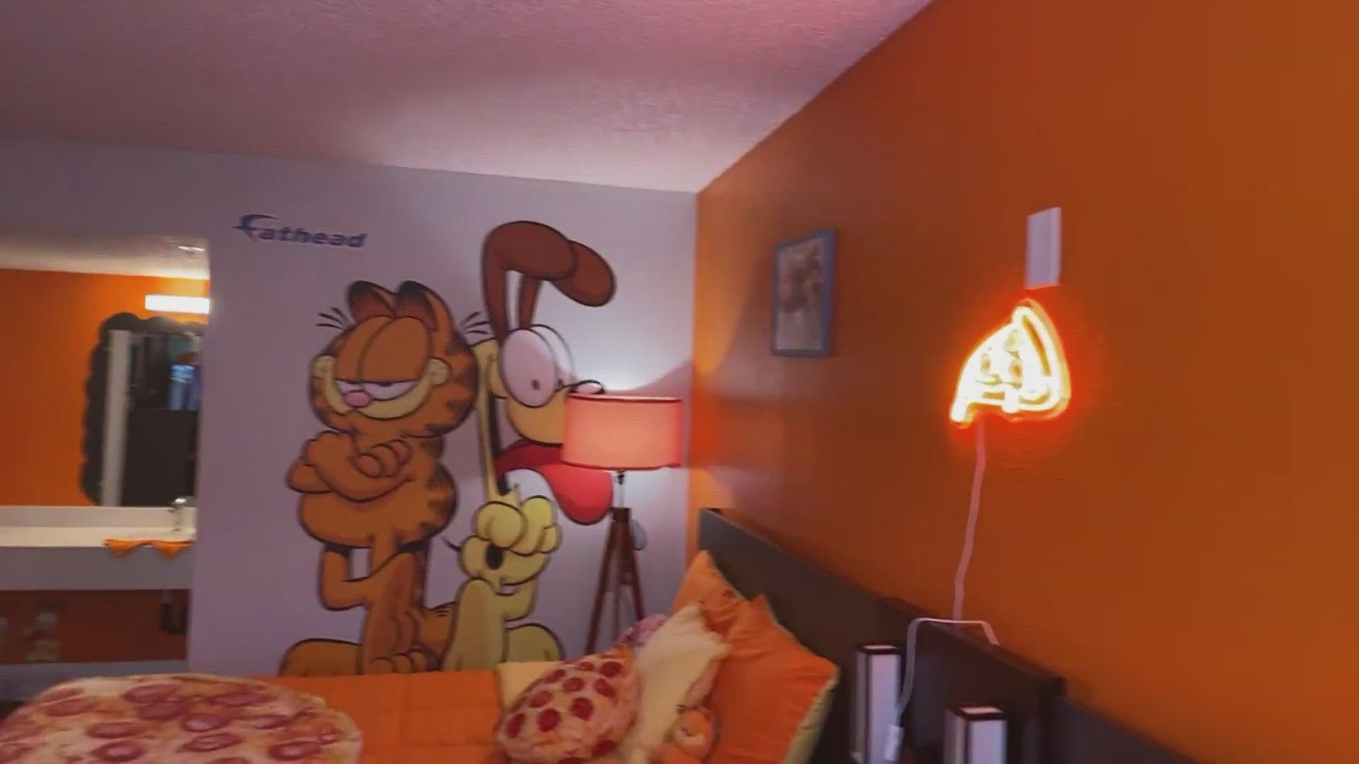 You could stay in a Garfield-themed motel room. Here's where.