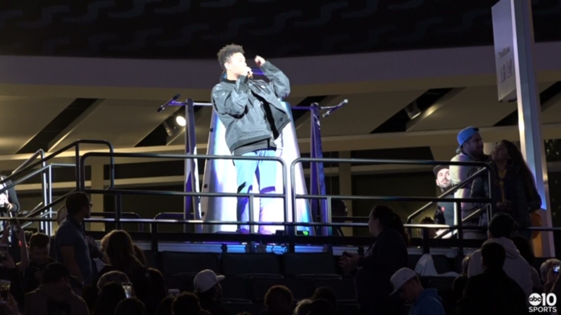 Bryce Vine performs at Kings vs. Lakers halftime, spends 