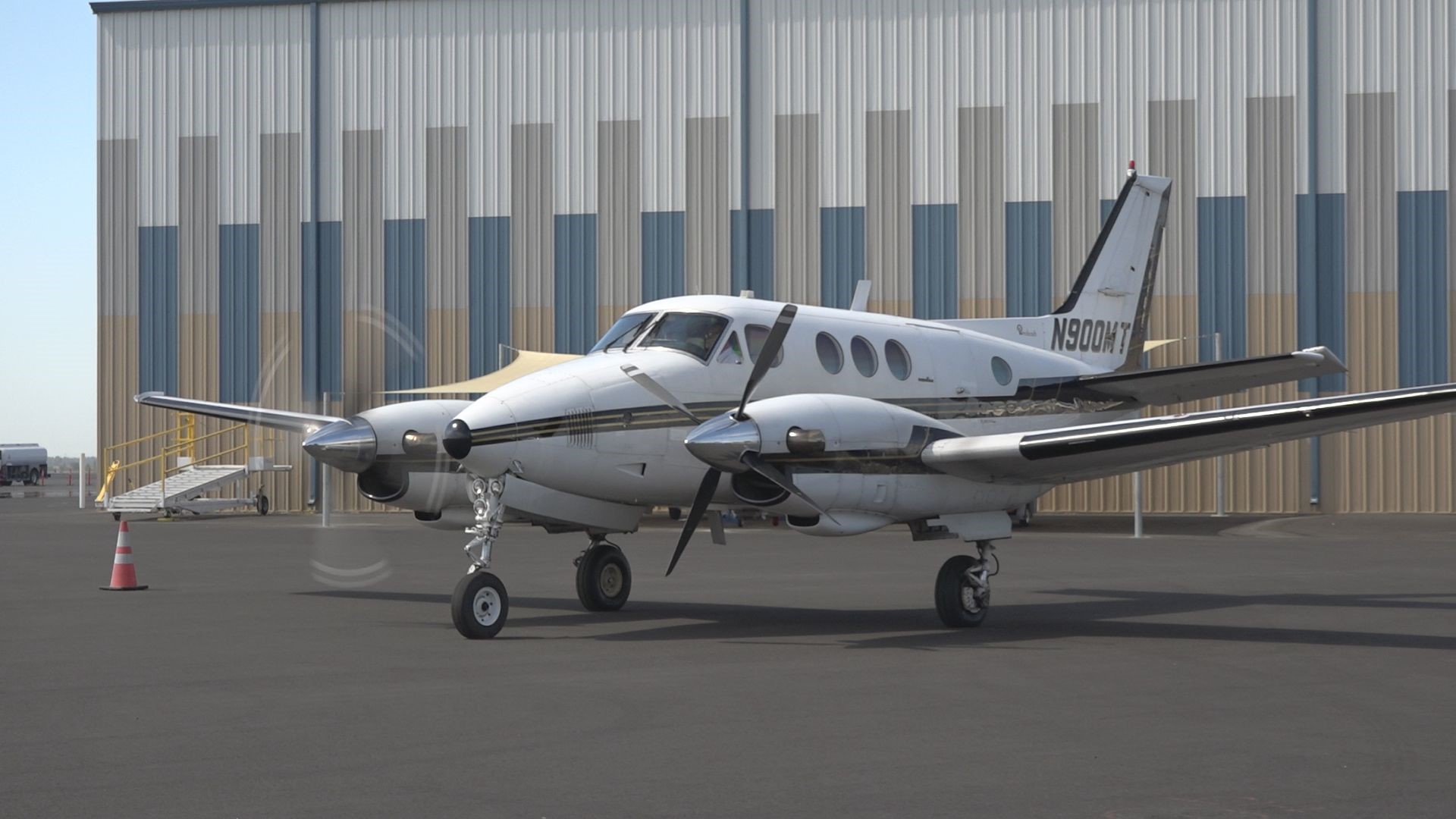 A spacious, two propeller Beechcraft 900 MT will have room to fly eight passengers from Mather Airport to two Bay Area airports starting this fall.