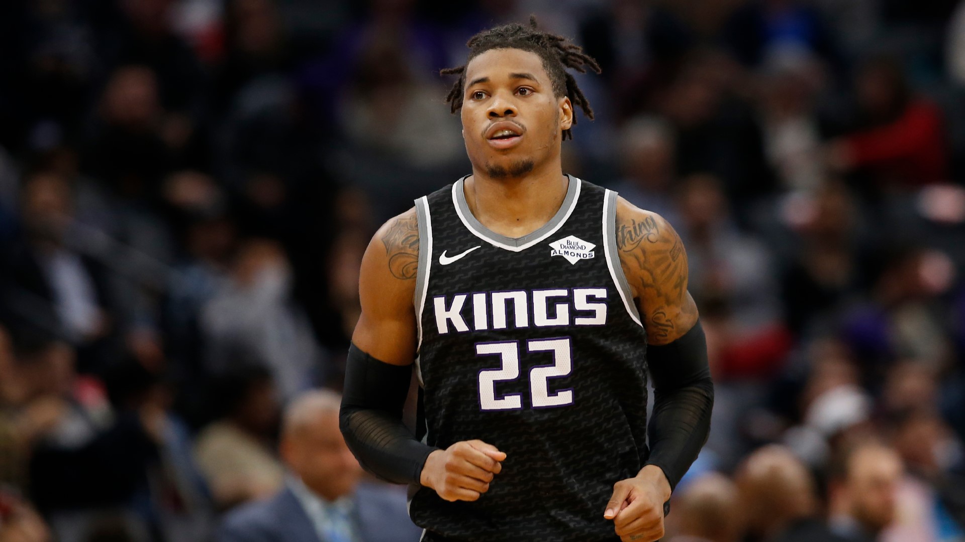 ABC10's Sean Cunningham catches up with Sacramento Kings F Richaun Holmes to talk about his quarantine experience and, along with his teammates, assist the community