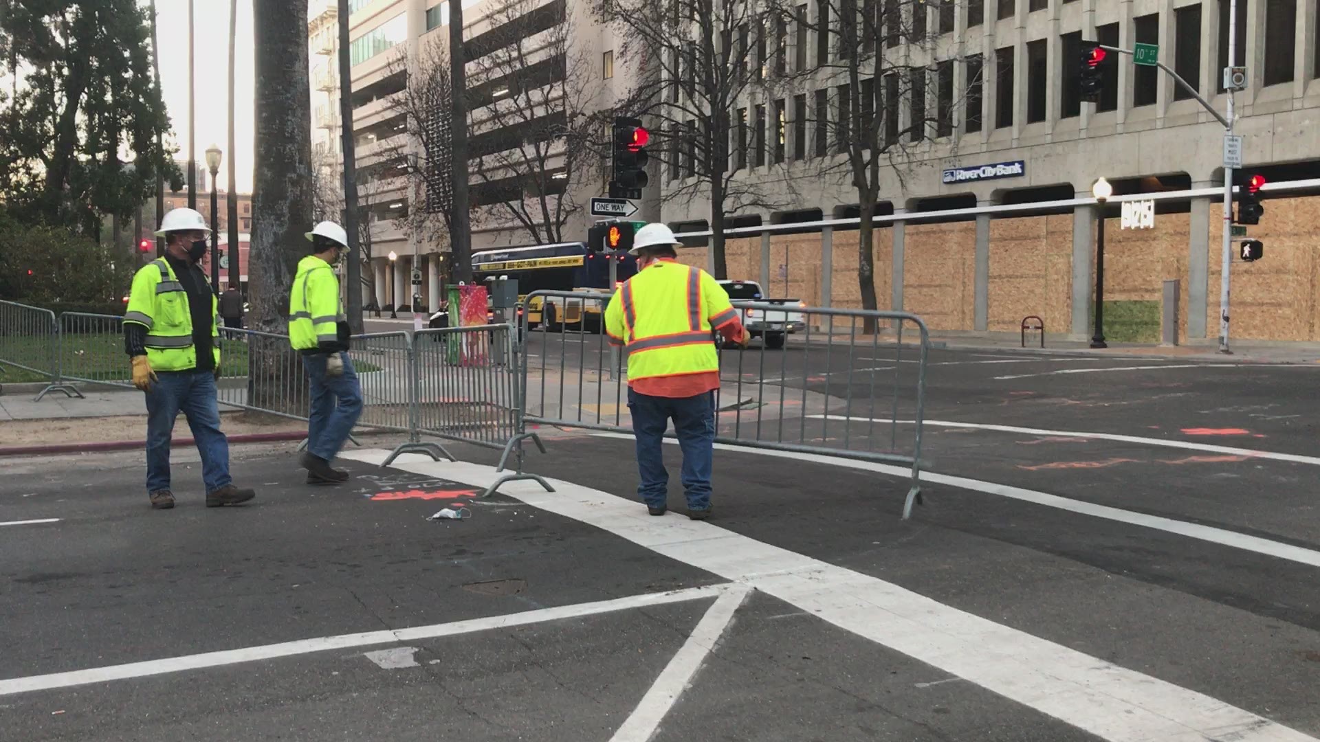 10th Street barricades start coming down as police keep watch on the Capitol ahead of potential protests.