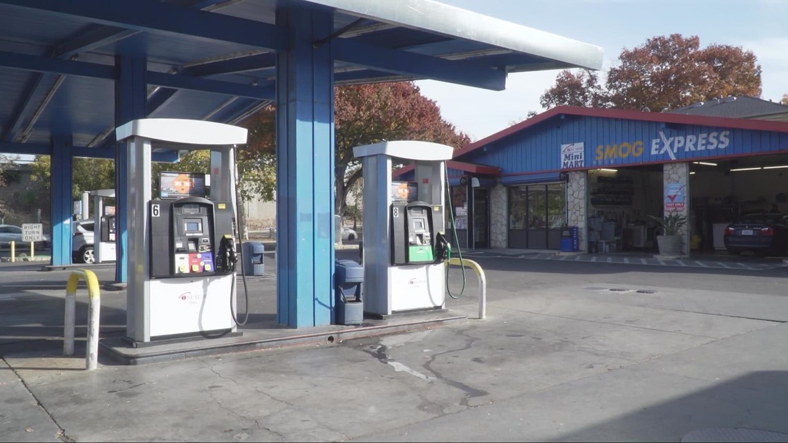 Gas prices fall as travelers hit the road - Vimarsana News