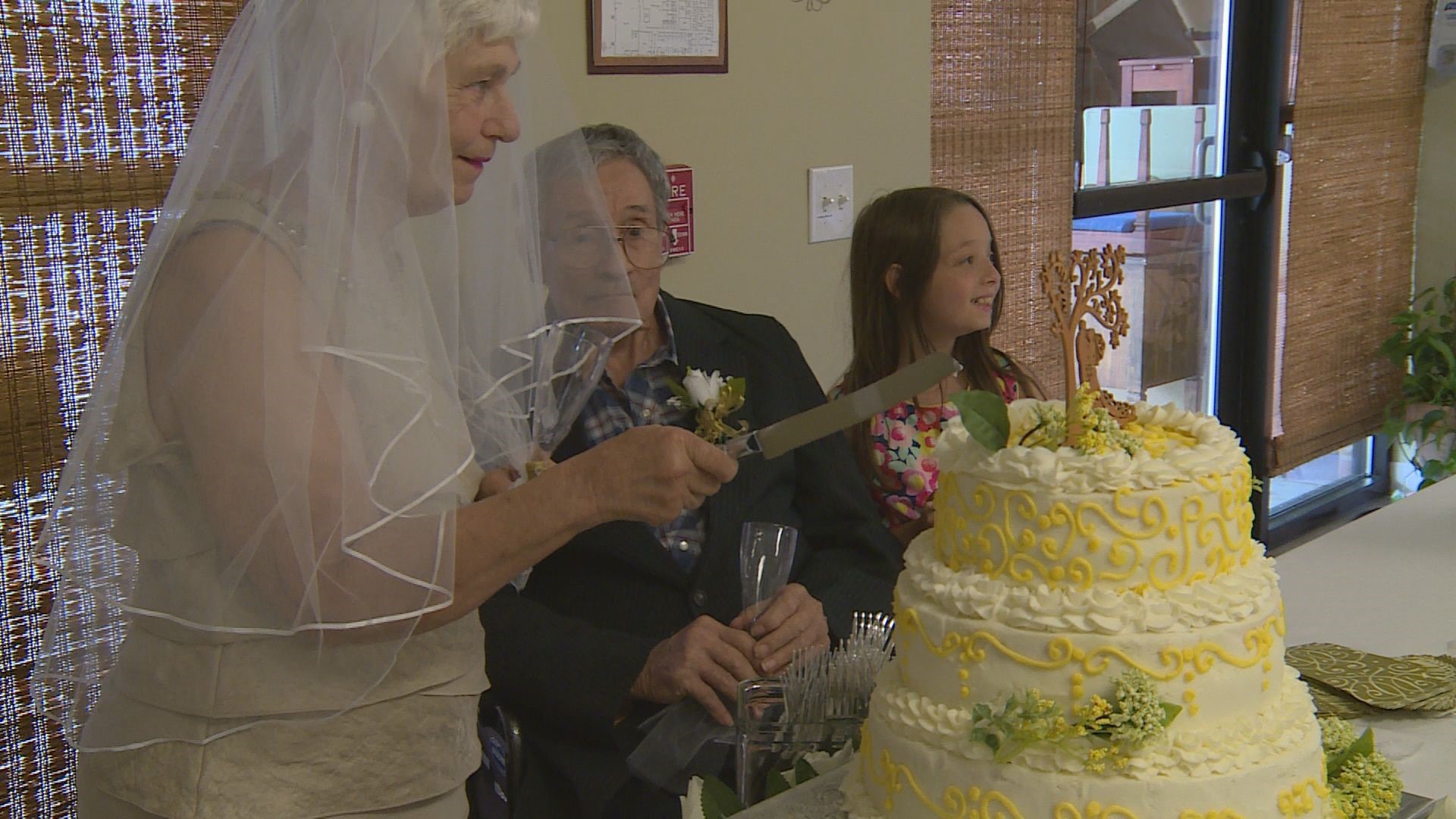 Couples Renew Vows At Senior Home In Lexington | Abc10.com