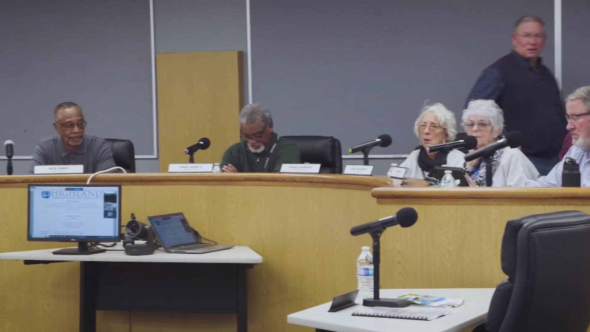 Entire Highlands Charter board resigns after audit finds legal violations, nepotism, and misuse of funds. State demands $180M in repayment.